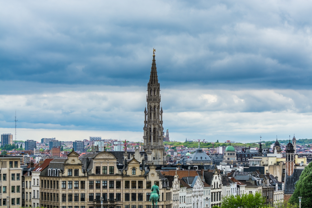 Utsikt over Brussel fra Mont des Arts med rådhustårnet