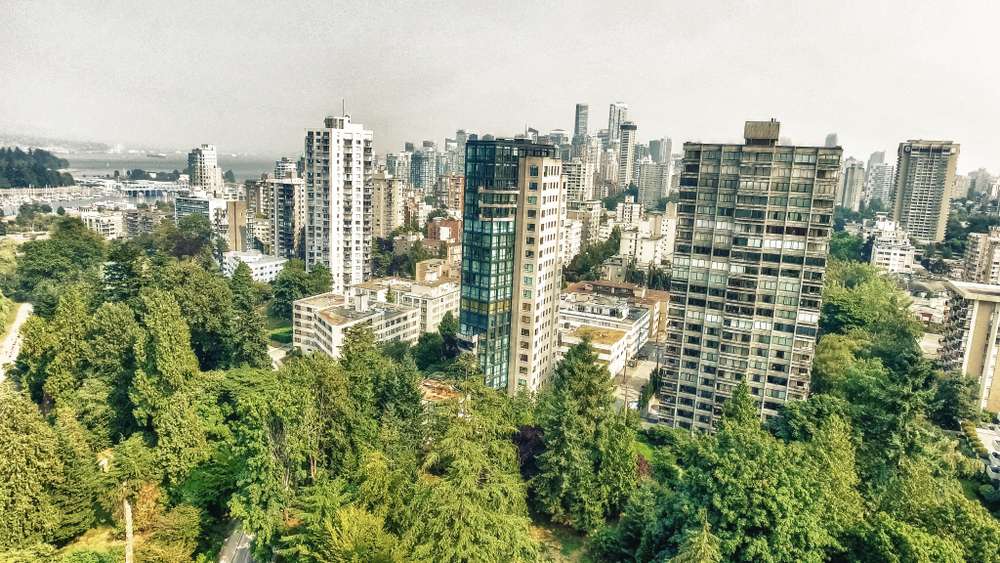 Vancouvers silhuett sett fra luften over Stanley Park