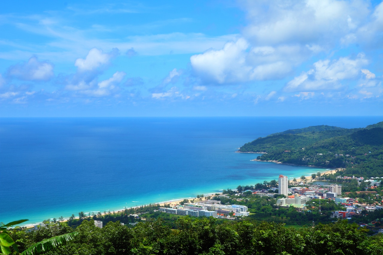 Fra Phuket lufthavn til Patong, Kata og resten av øya - transportguide 6 Karon på Phuket