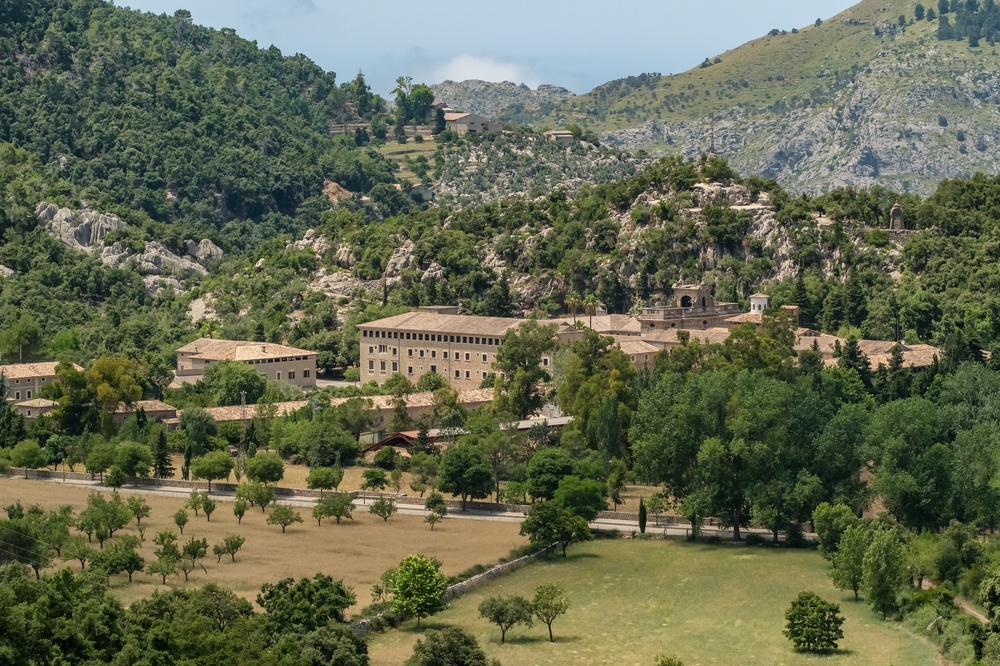 Severdigheter på Mallorca: de 17 beste tingene å se og gjøre 15 Klosteret Santuari de Lluc i Serra de Tramuntana