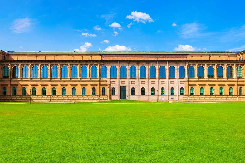 Severdigheter i München: de 18 beste tingene å se og gjøre 10 Kunstmuseet Alte Pinakothek i Kunstareal i München