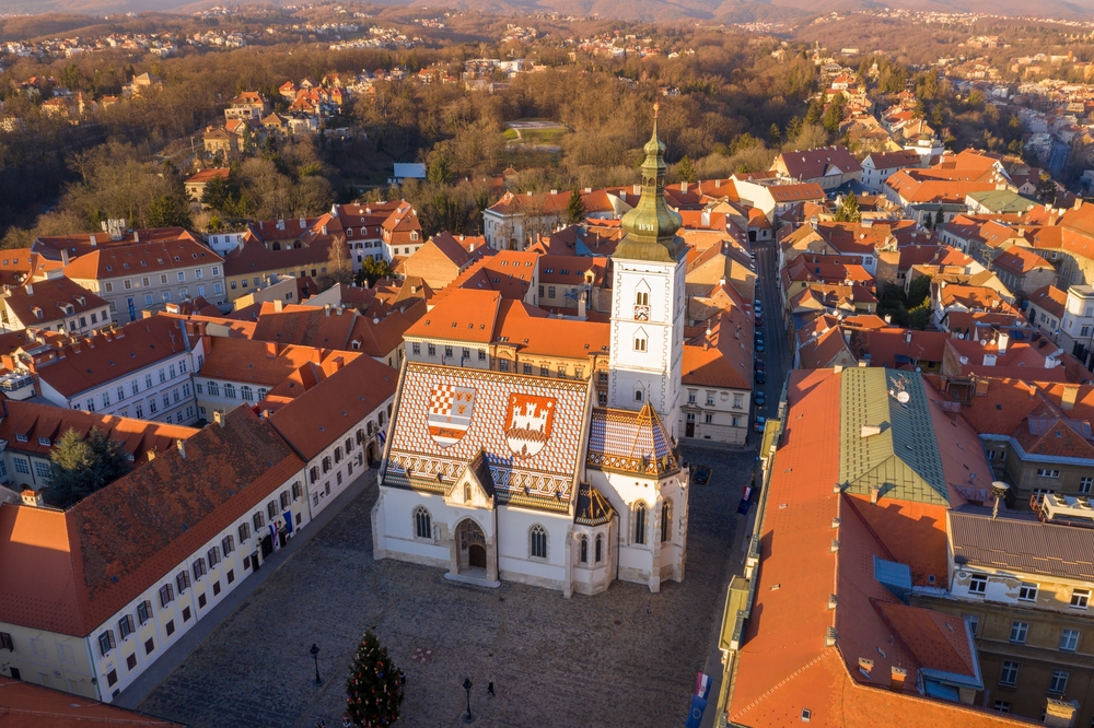 Markuskirken med det fargerike teglsteinstaket i Zagrebs øvre by