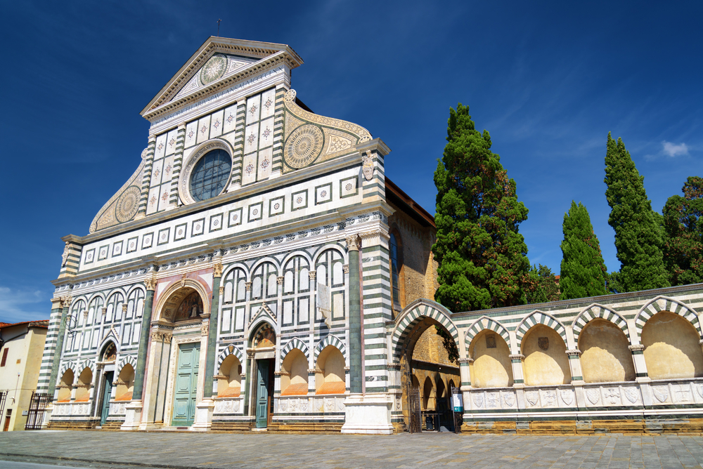 Severdigheter i Firenze: 20 ting å se og gjøre 15 Marmorfasaden på Santa Maria Novella i Firenze
