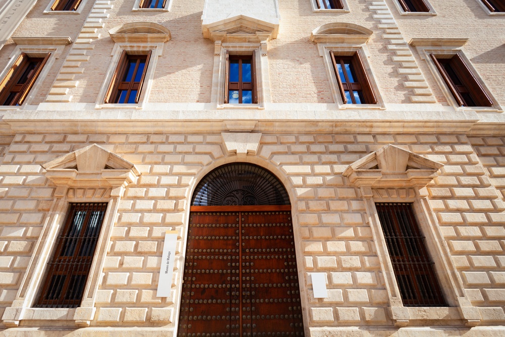Severdigheter i Malaga og Costa del Sol: de 18 beste tingene å se og gjøre 10 Palacio de la Aduana, der Museo de Málaga holder til