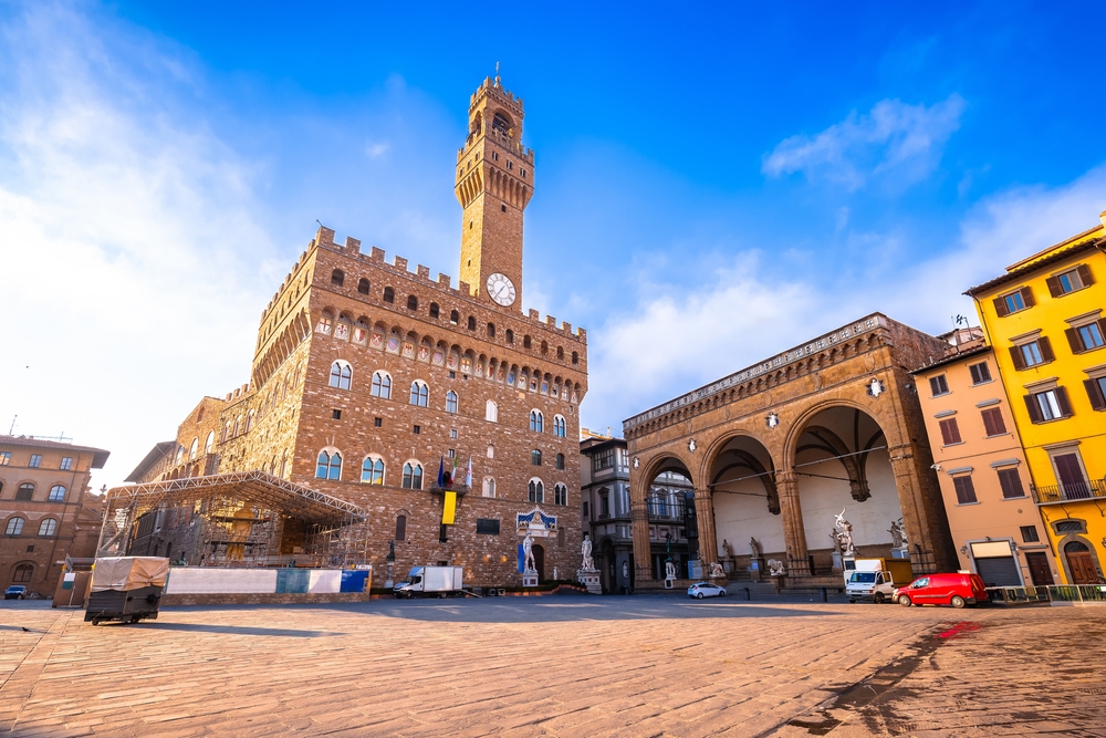 Severdigheter i Firenze: 20 ting å se og gjøre 7 Piazza della Signoria og Palazzo Vecchio i Firenze