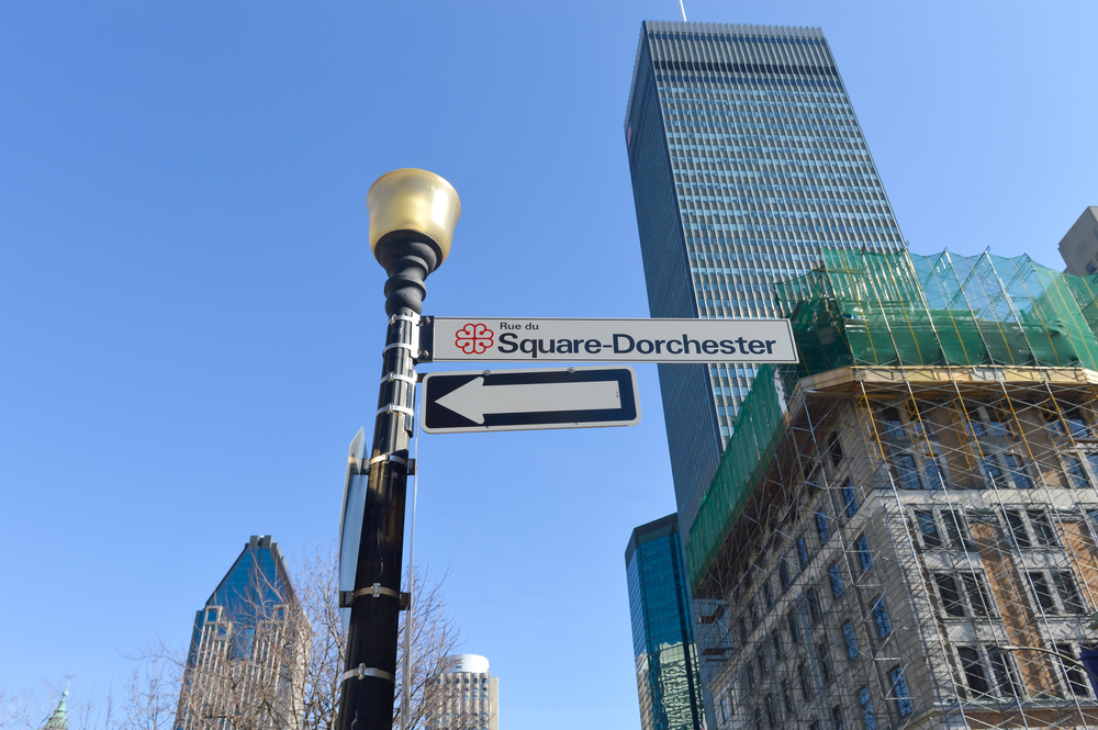 Hvor bør man bo i Montreal? De 5 beste områdene & gode hoteller 3 Square Dorchester mellom høyhusene i downtown Montreal