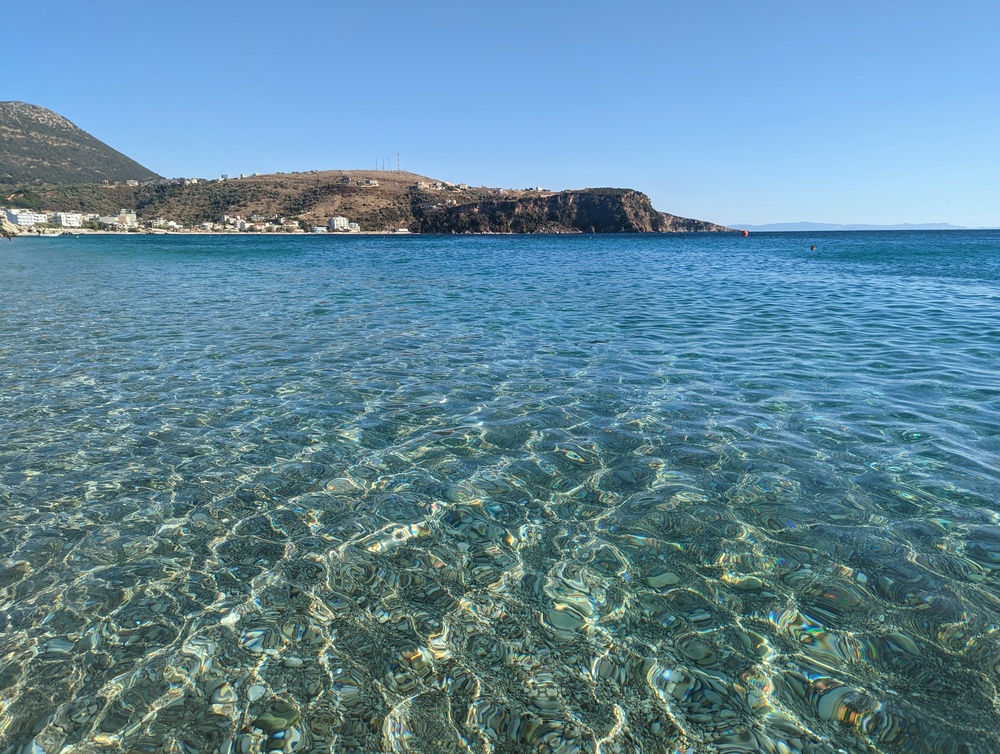 Stranden i Himarë på Den albanske riviera