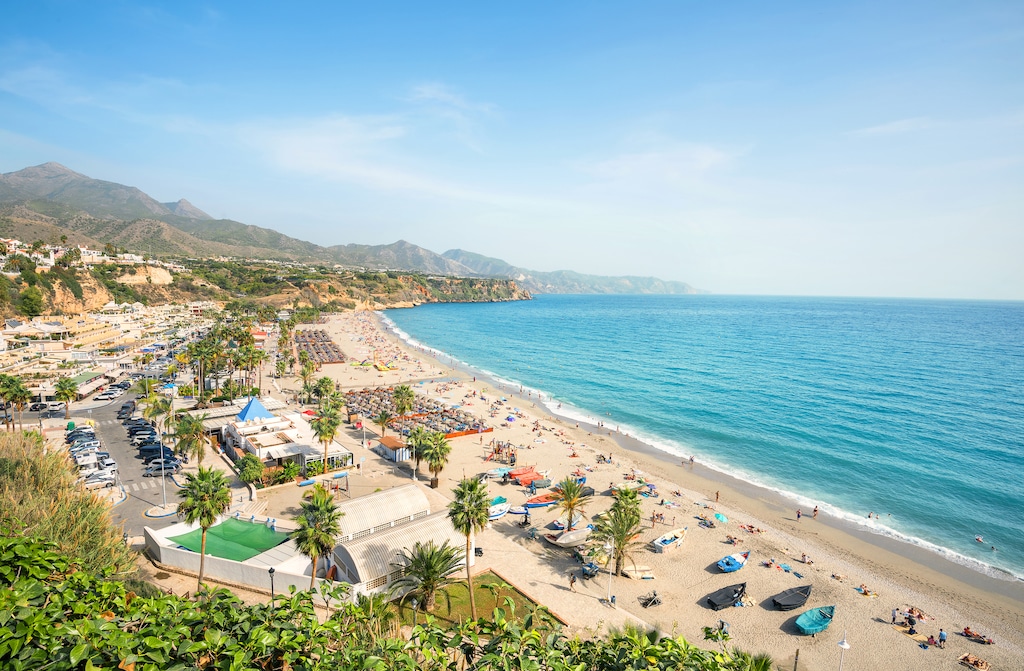 Severdigheter i Malaga og Costa del Sol: de 18 beste tingene å se og gjøre 16 Stranden i Nerja på Costa del Sol