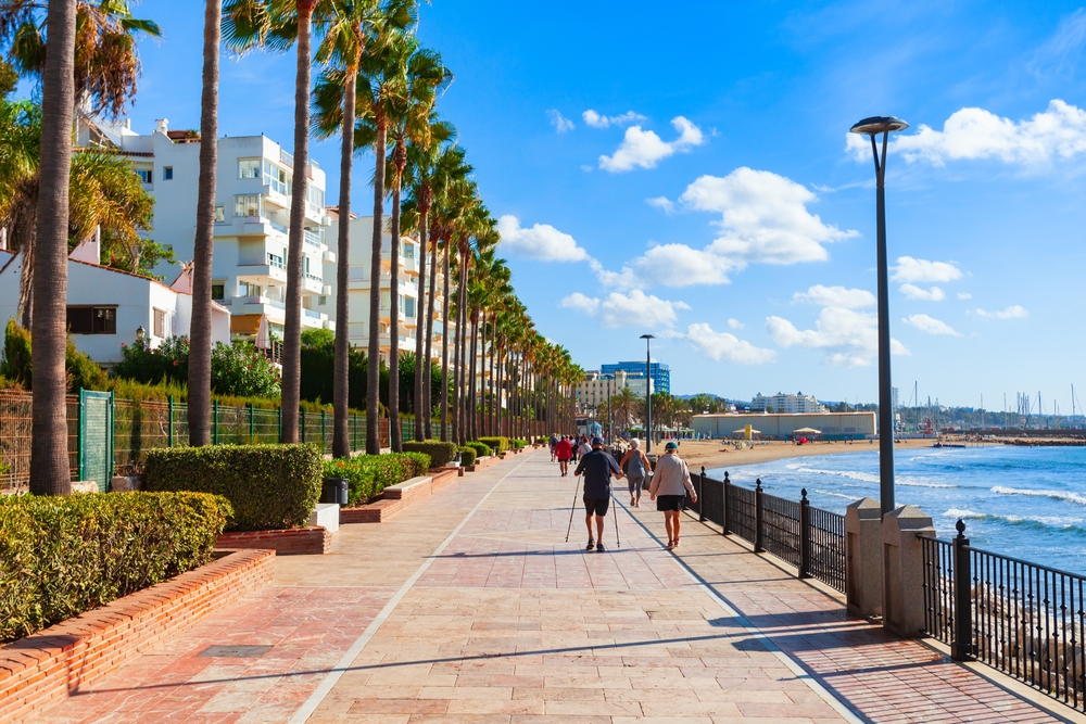 Fra Malaga lufthavn til sentrum og Solkysten 3 Strandpromenaden i Marbella