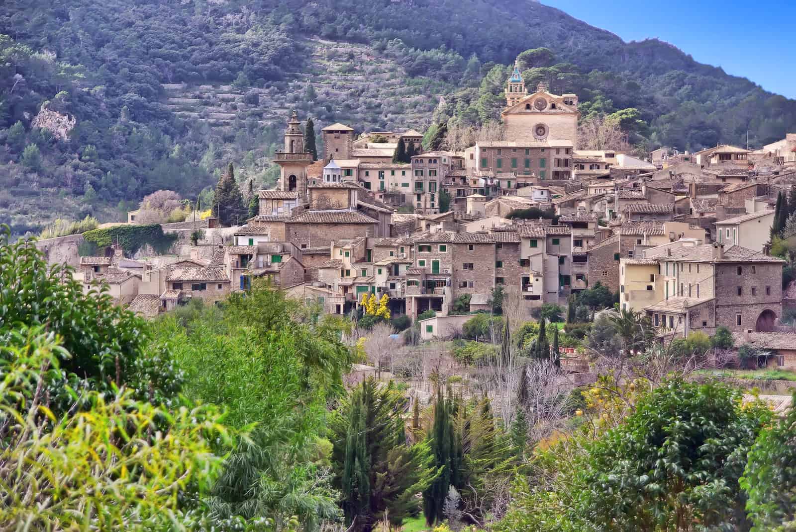 Fra Mallorca lufthavn til Palma og hotellet - transportguide 2 Valldemossa i Serra de Tramuntana på Mallorca