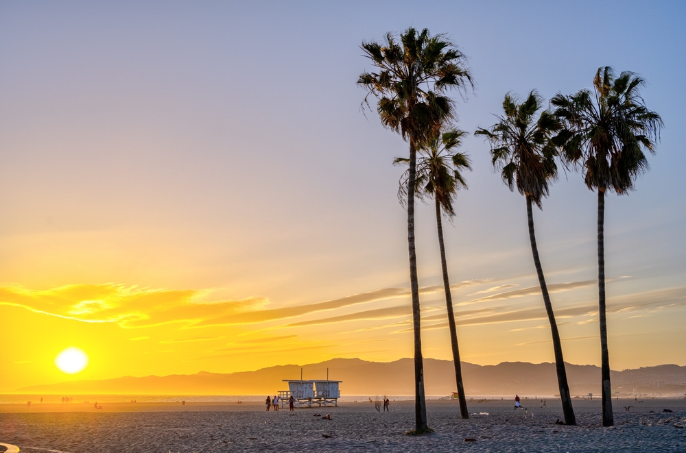 Severdigheter i Los Angeles: de 19 beste tingene å se og gjøre 7 Venice Beach i Los Angeles like før solnedgang