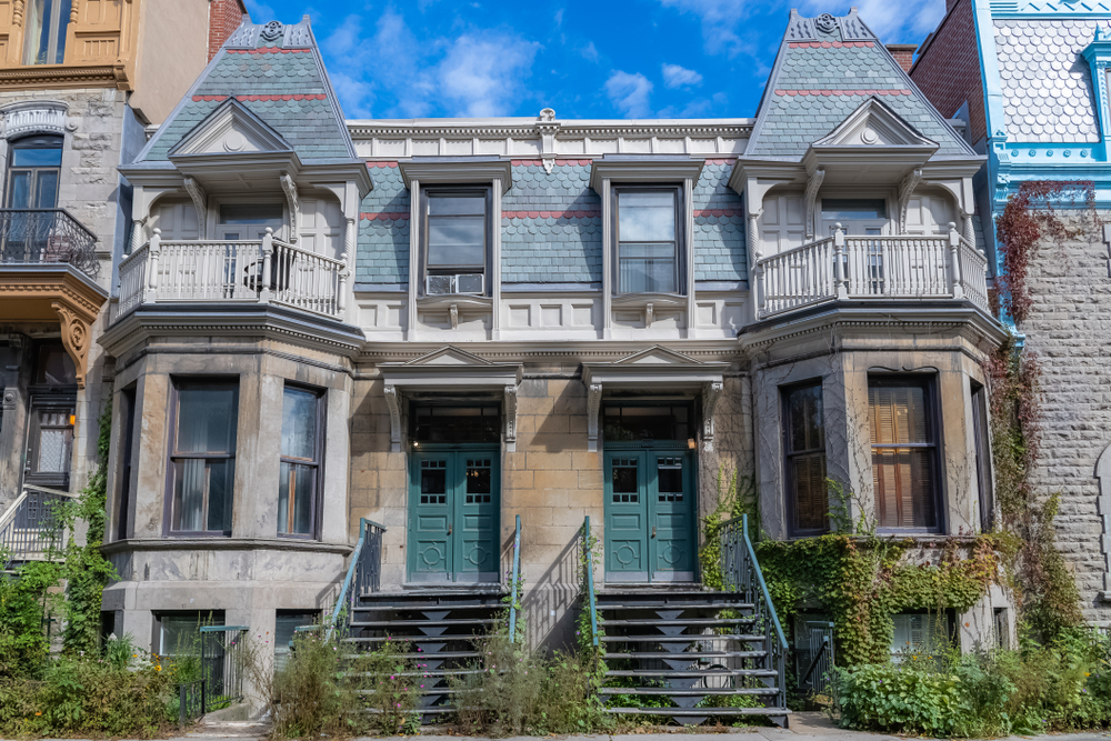 Hvor bør man bo i Montreal? De 5 beste områdene & gode hoteller 6 Viktoriansk hus med utvendig trapp i Le Plateau-Mont-Royal i Montreal