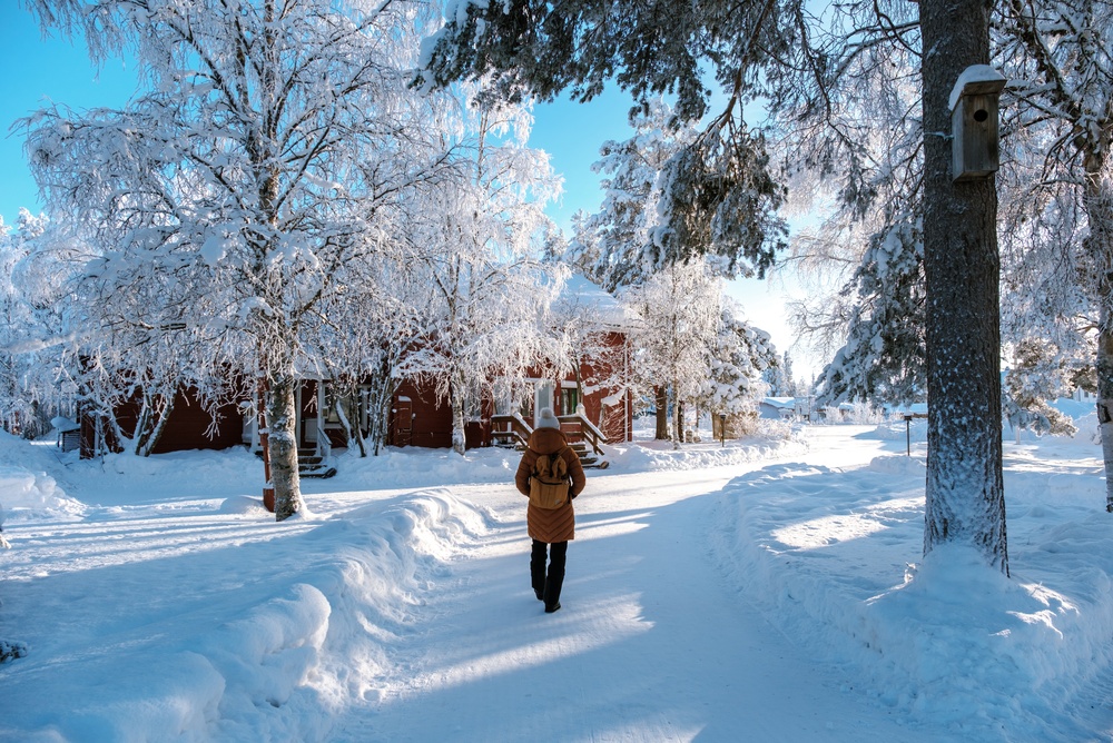 Snø over landsbyen Äkäslompolo i Ylläs, finsk Lappland