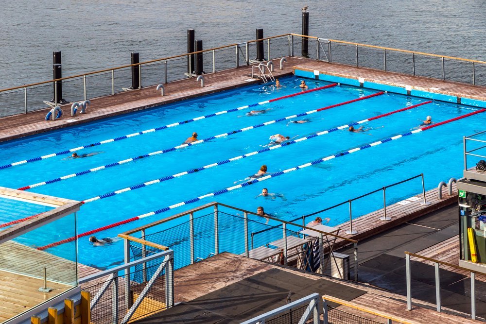 Allas Sea Pool med badstuer og sjøvannsbasseng ved havnen i Helsinki