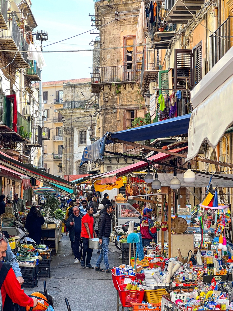 Frukt og grønt på Ballarò-markedet i Palermo