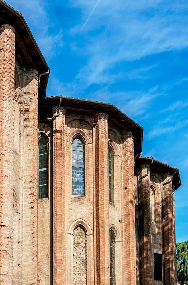 Basilica di San Domenico og plassen foran kirken i Bologna