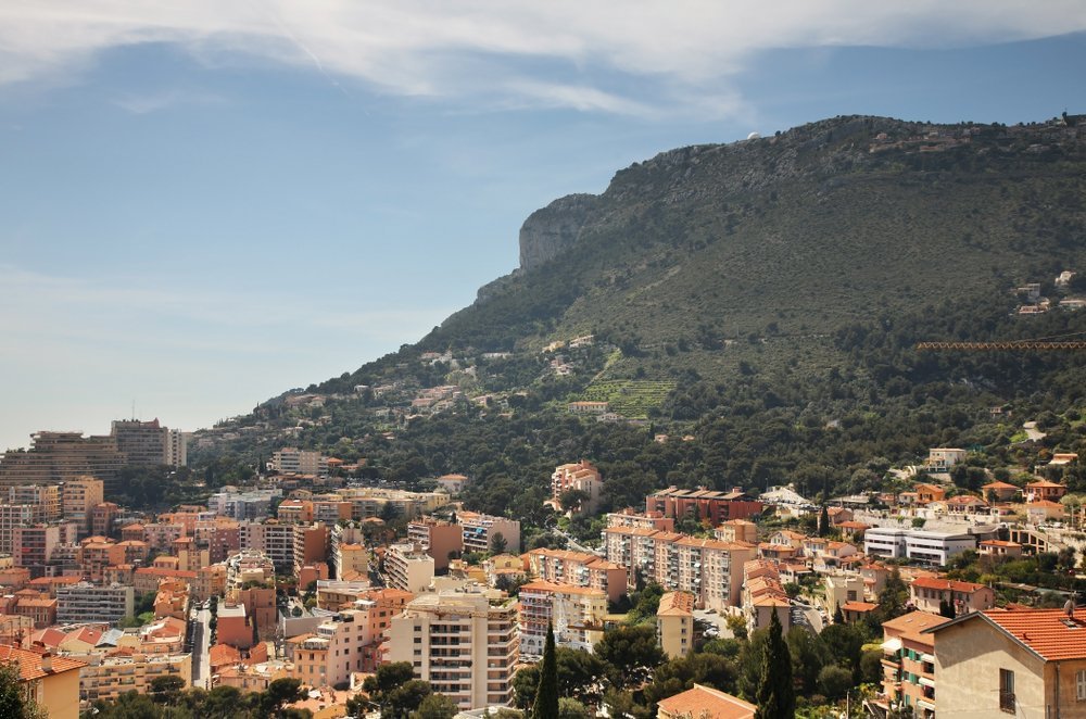 Beausoleil i fjellsiden rett over grensen til Monaco