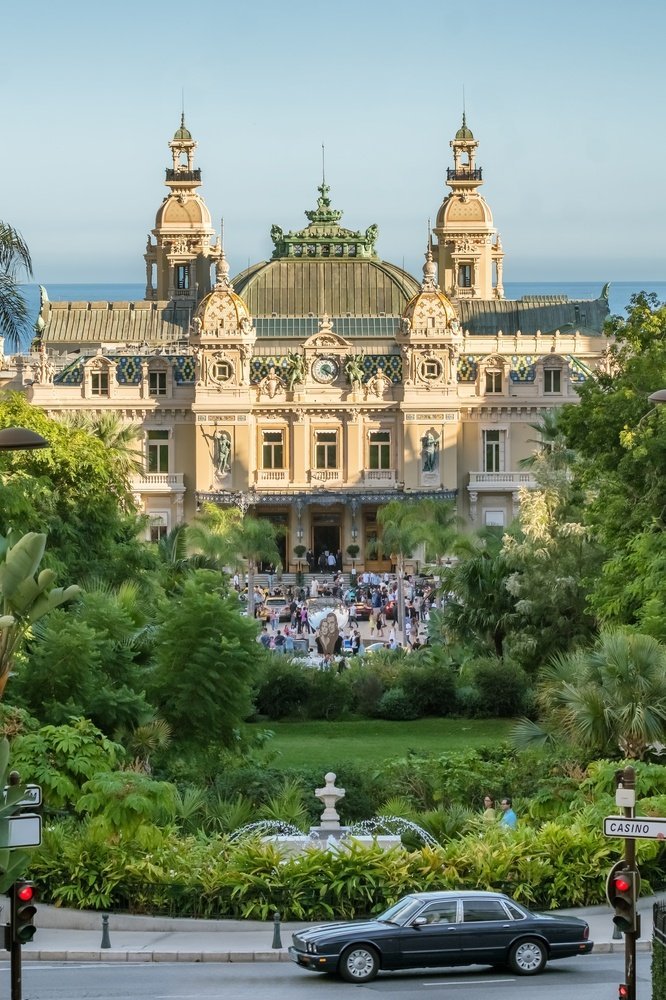 Casino de Monte-Carlo sett fra Place du Casino i Monaco