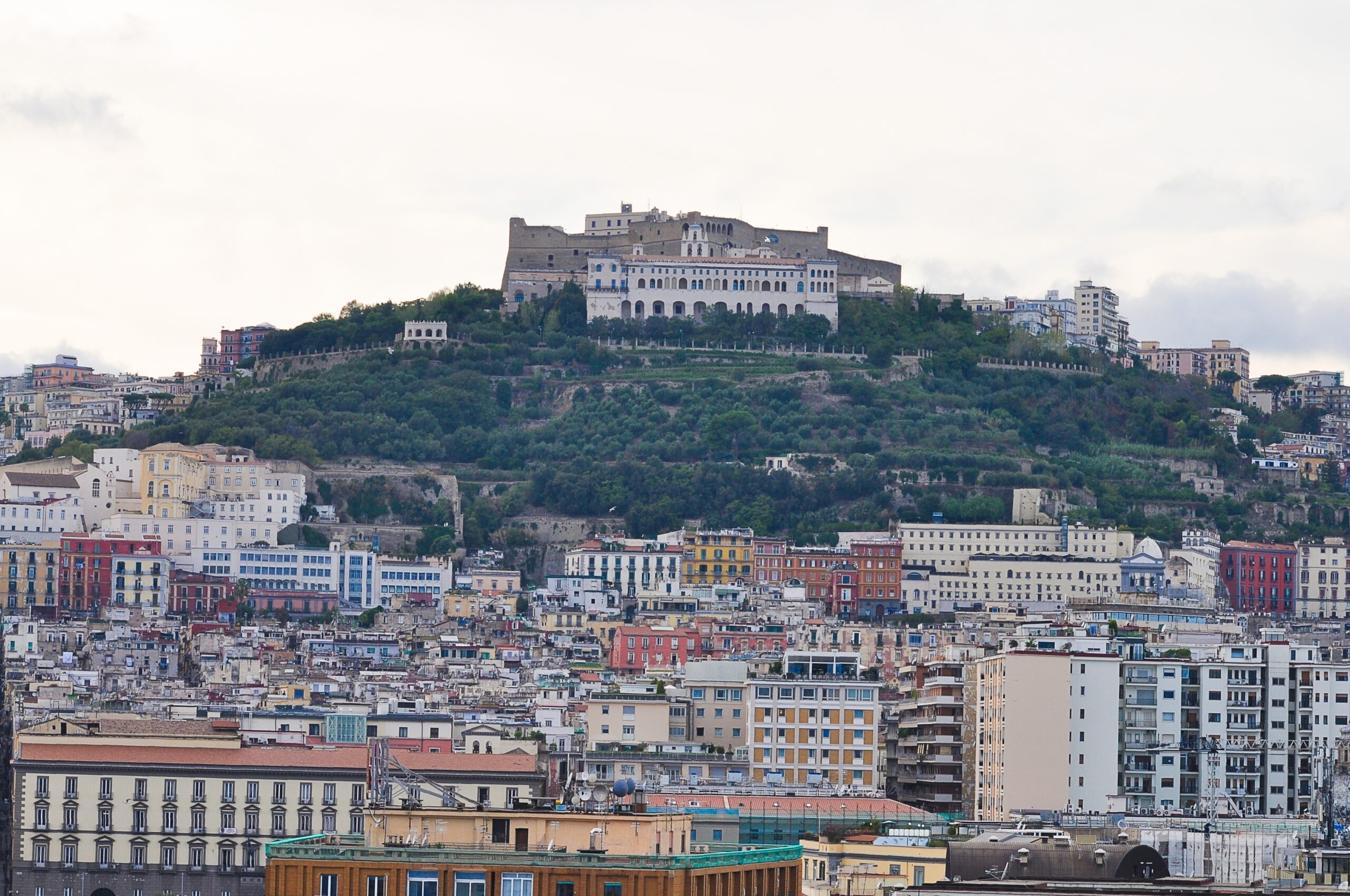 Castel Sant'Elmo og Certosa di San Martino over Napoli