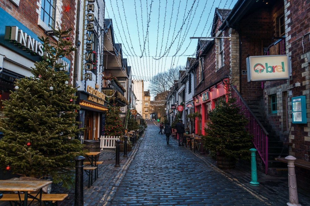 Det brosteinsbelagte smuget Ashton Lane i Glasgows West End