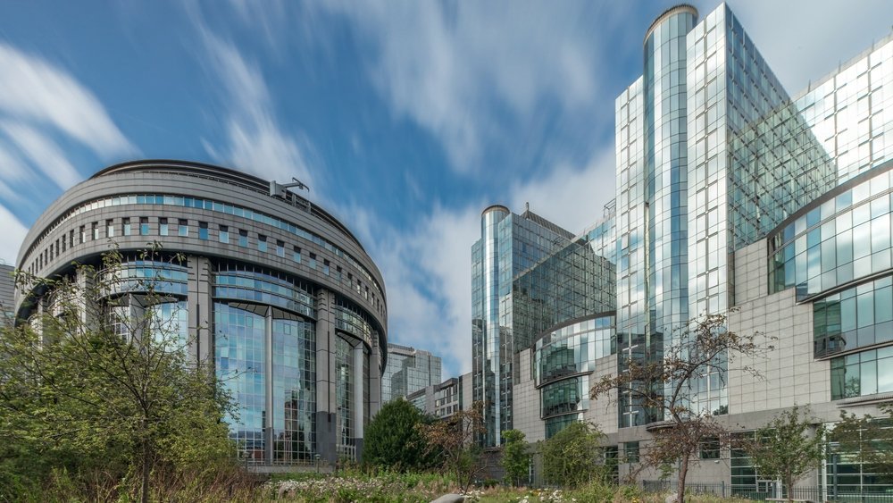 Severdigheter i Brussel: 18 ting å gjøre, fra Grand Place og Atomium til sjokolade og øl 11 Europaparlamentets bygninger i EU-kvarteret i Brussel sett fra Parc Léopold