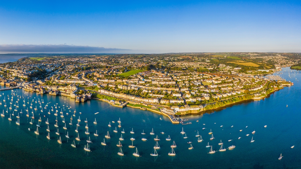 Flyfoto av Falmouth og Penryn-elva i Cornwall