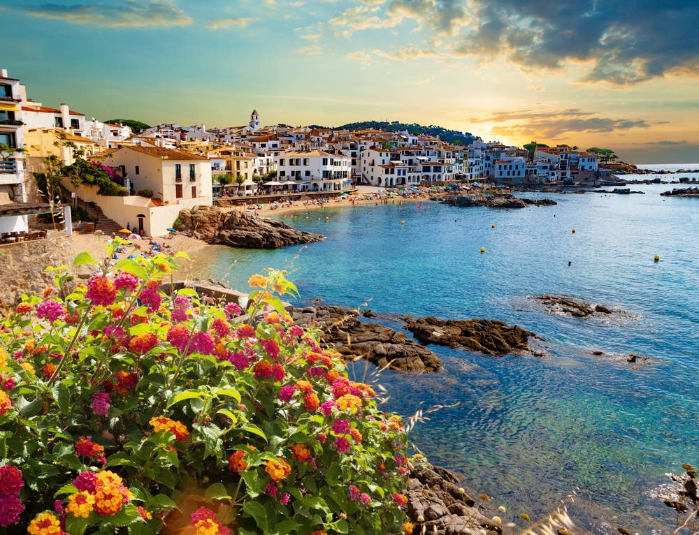 Hvor bør man bo på Costa Brava? De 6 beste byene & gode hoteller 4 Calella de Palafrugell, et hvitkalket fiskevær på Costa Brava