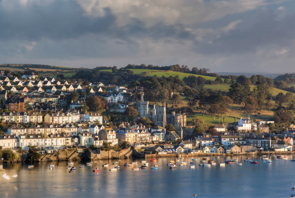 Fowey og havna sett fra Polruan i Cornwall