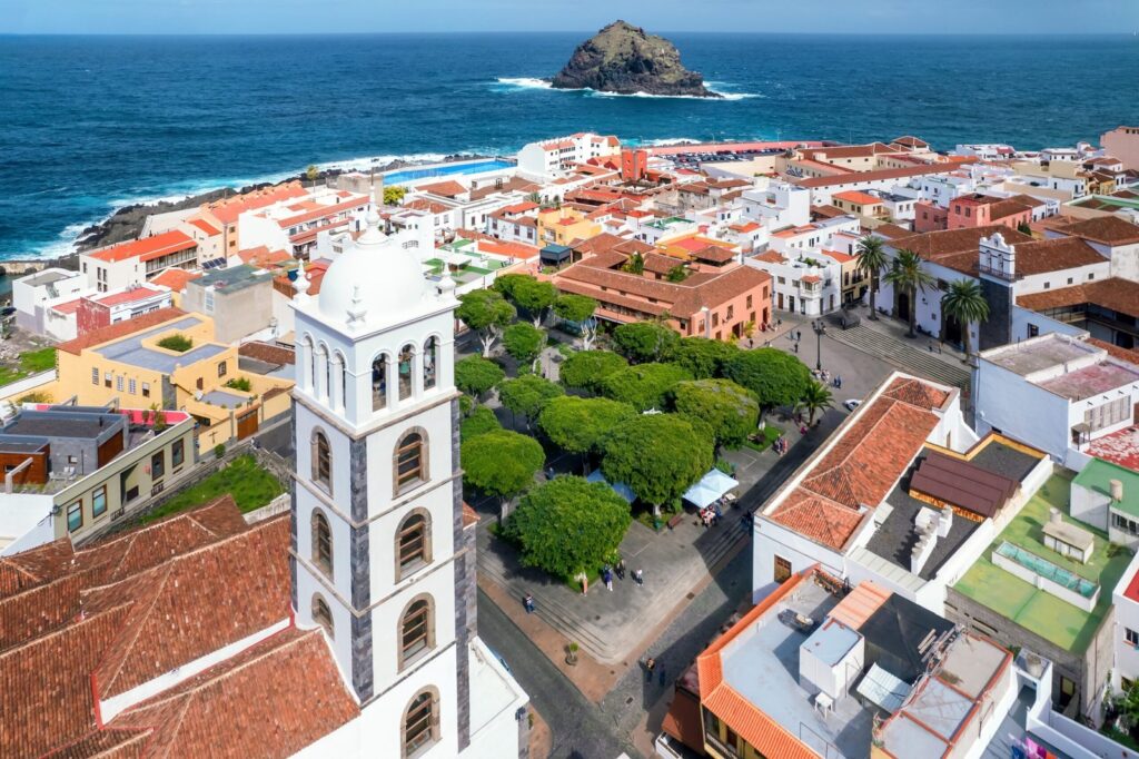 Severdigheter på Tenerife: de 18 beste tingene å se og gjøre 15 Garachico med Plaza de la Libertad sett fra lufta