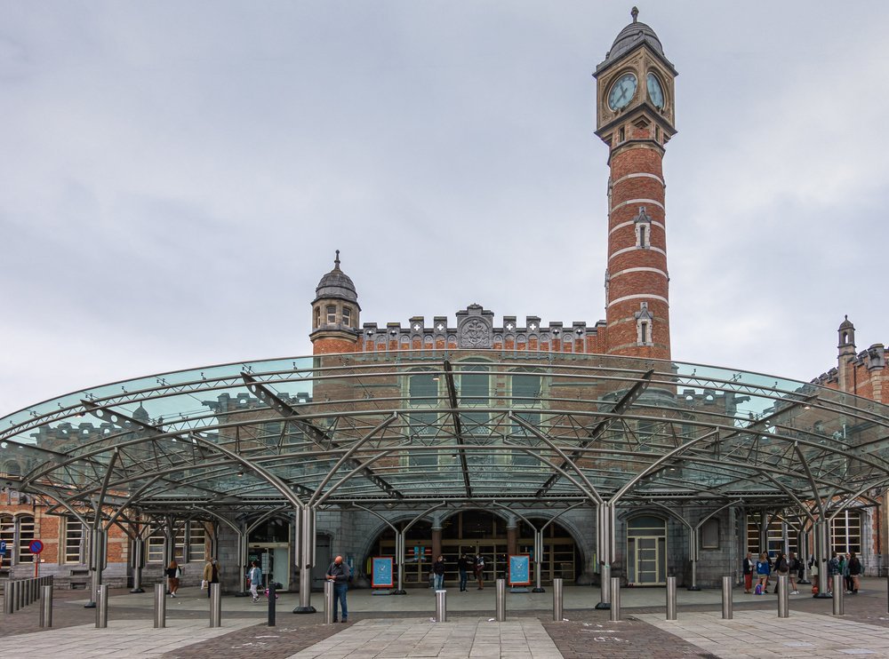 Hovedinngangen til Gent-Sint-Pieters stasjon