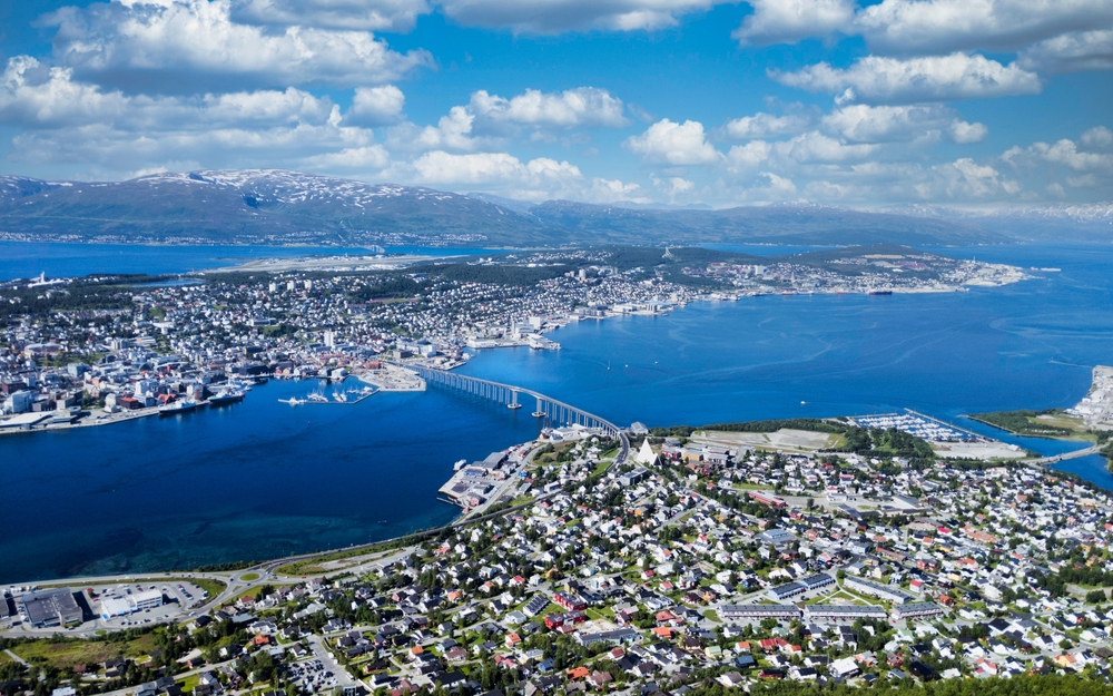 Panoramautsikt over Tromsø fra fjellet Storsteinen