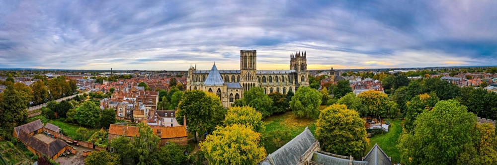 York Minster og takene i York sett fra lufta