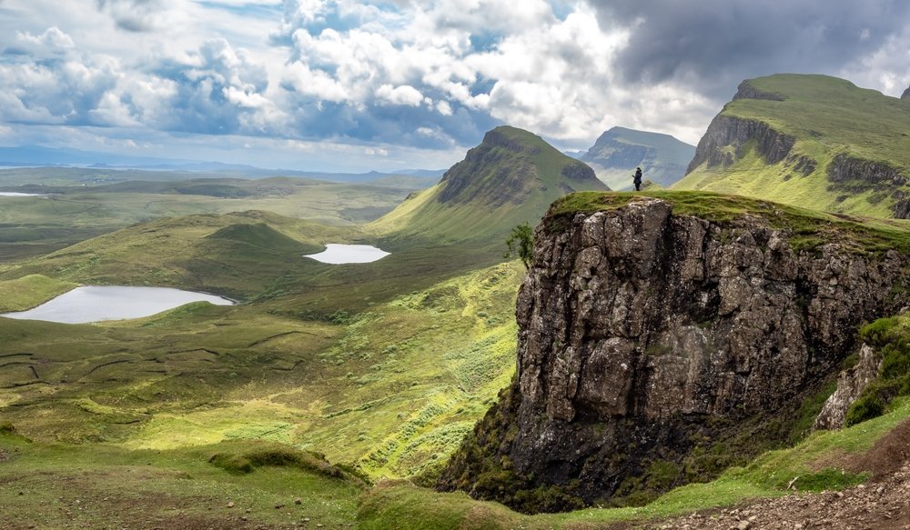 Hvor man bør bo på Isle of Skye: utsikt fra fotturen ved Quiraing på Trotternish-halvøya