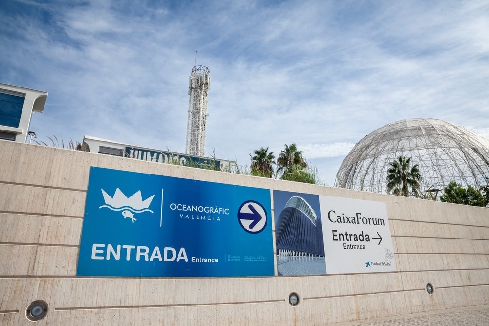 Severdigheter i Valencia: Ciudad de las Artes, Old Town og paella ved Albufera 3 Inngangen til Oceanogràfic