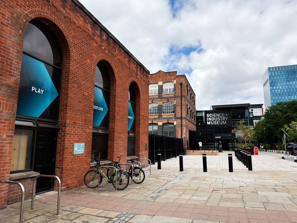 Severdigheter i Manchester: 18 ting å se og gjøre i fotball- og musikkbyen 13 Inngangen til Science and Industry Museum i Castlefield i Manchester