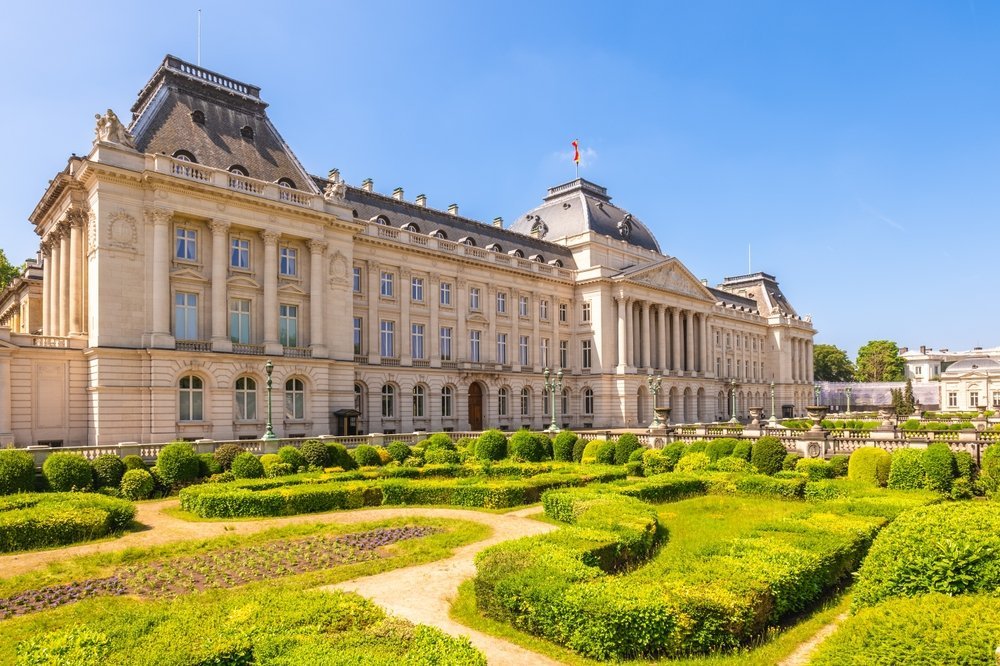 Severdigheter i Brussel: 18 ting å gjøre, fra Grand Place og Atomium til sjokolade og øl 10 Kongeslottet i Brussel sett fra Place des Palais