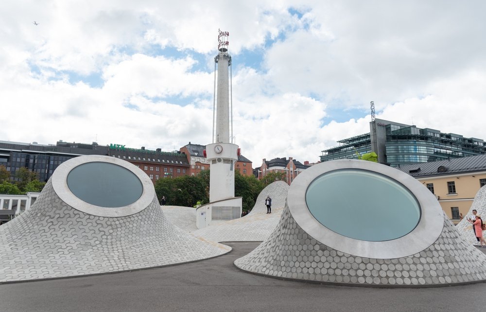 Kuplene over kunstmuseet Amos Rex ved Lasipalatsi i Helsingfors