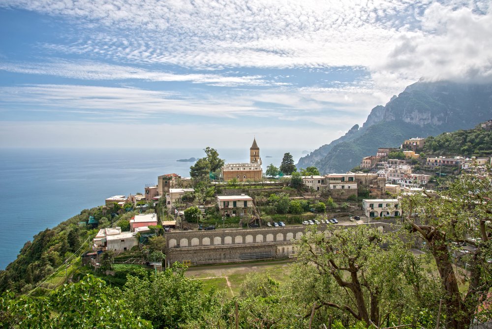 Landsbyen Montepertuso høyt over Positano på Amalfikysten