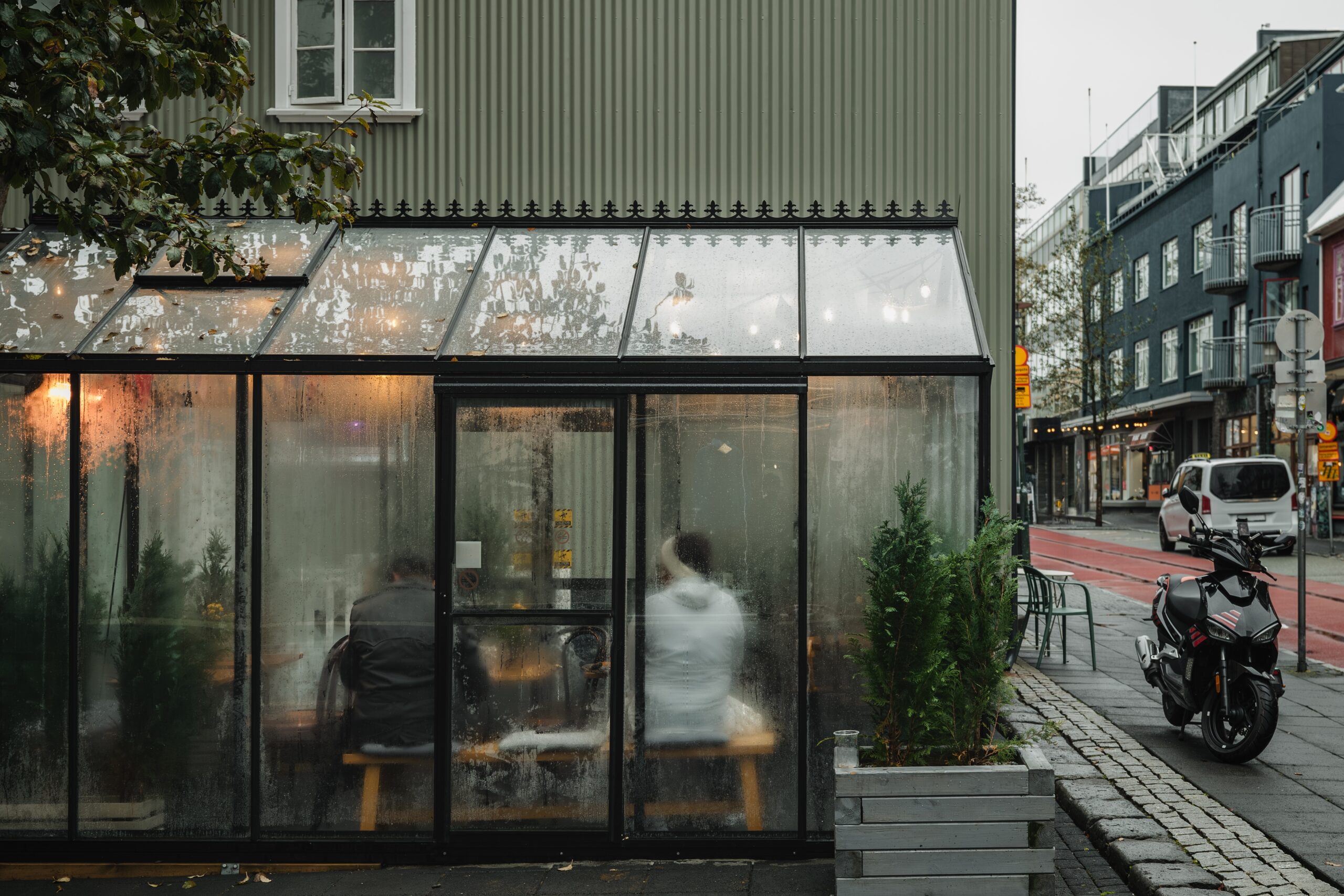 Kafé på Laugavegur i Reykjavik om vinteren