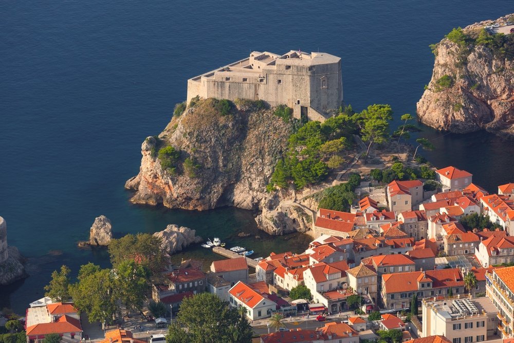 Lovrijenac-festningen på klippen utenfor bymuren i Dubrovnik