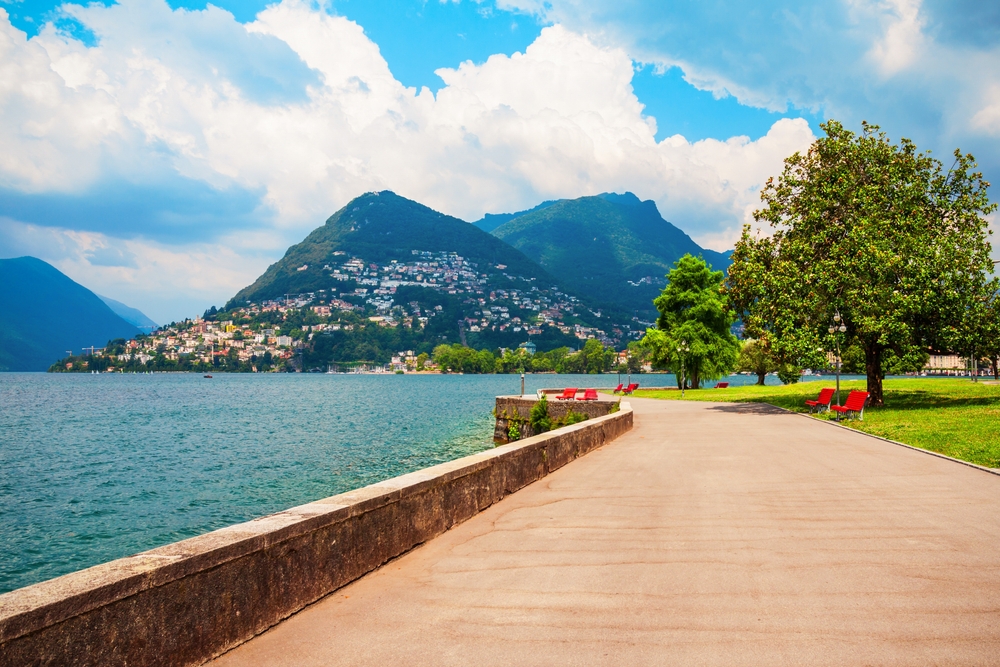 Lugano og Luganosjøen i det sørlige Sveits