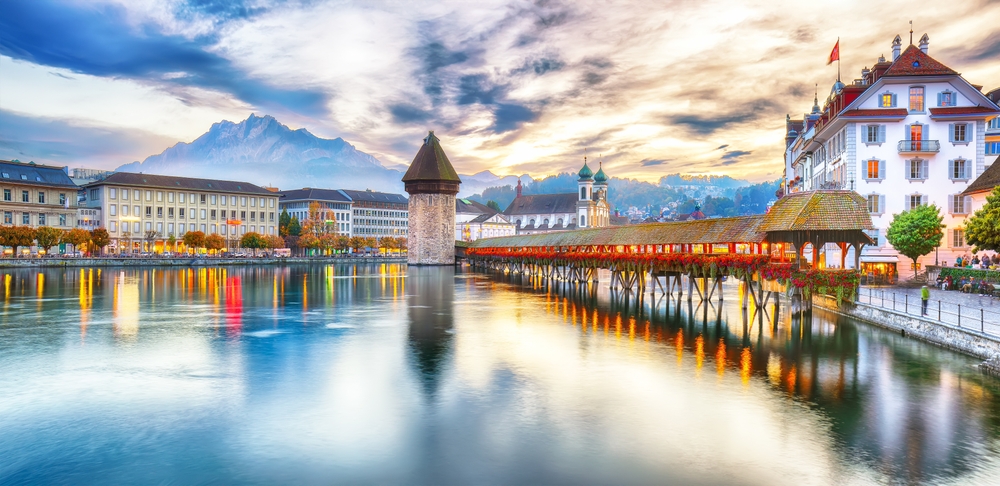 Det historiske sentrum i Luzern med Kapellbrücke