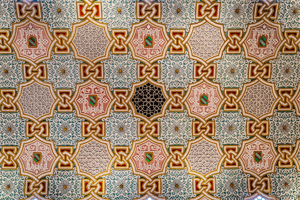 Den utsmykkede arabiske salen Salão Árabe inne i Palácio da Bolsa i Porto