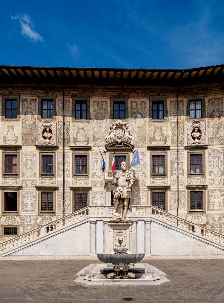 Hvor bør man bo i Pisa? De 5 beste områdene & gode hoteller 3 Palazzo della Carovana på Piazza dei Cavalieri i centro storico i Pisa