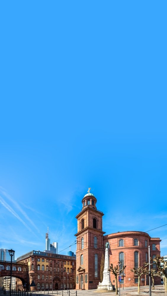 Severdigheter i Frankfurt: 18 ting å oppleve mellom skyskraperne og eplevinkroene 4 Paulskirche i rød sandstein på Paulsplatz i Frankfurt
