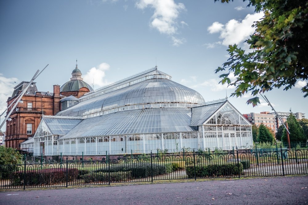 People's Palace og drivhuset Winter Gardens i parken Glasgow Green