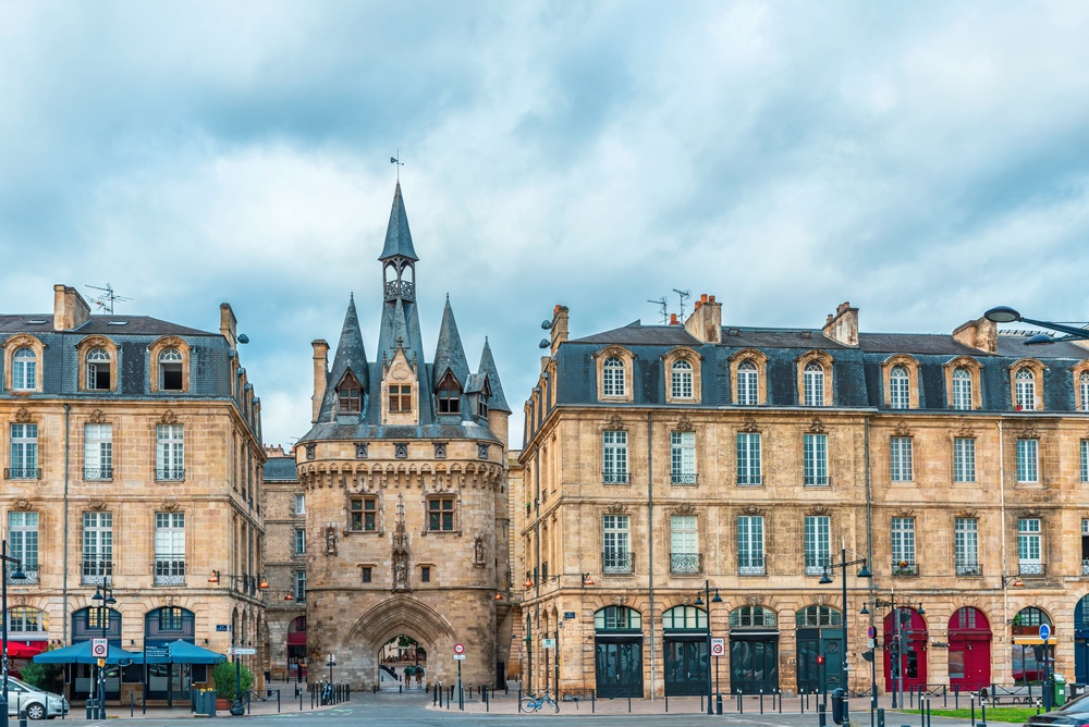 Hvor bør man bo i Bordeaux? De 6 beste områdene & gode hoteller 2 Porte Cailhau i Saint-Pierre i Bordeaux