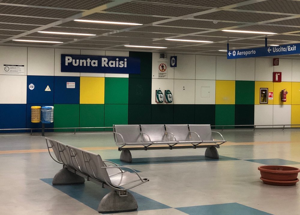 Fra Catania og Palermo lufthavn til byen og hotellet - transportguide 5 Punta Raisi-stasjonen ved Palermo lufthavn