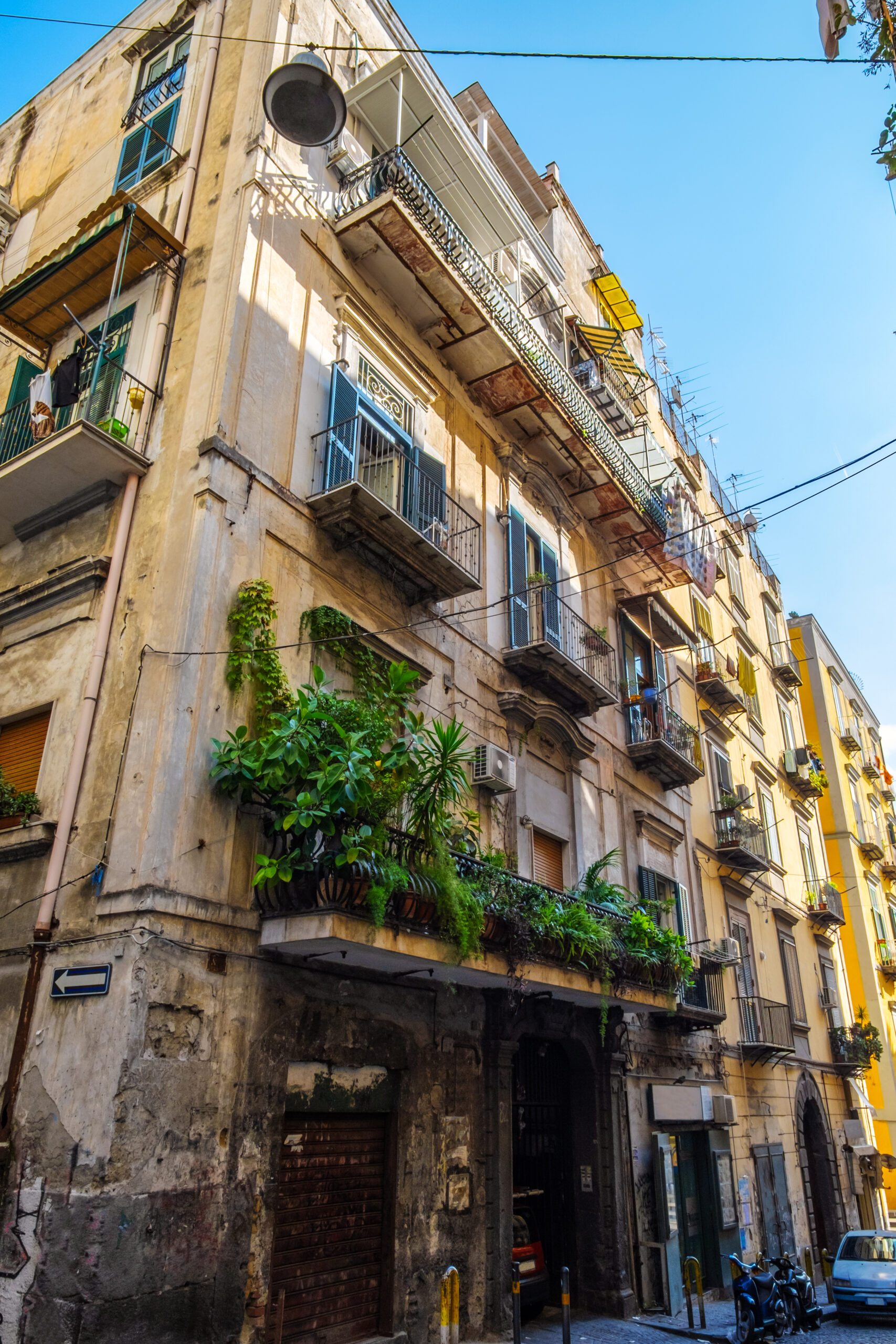 Gate i Quartieri Spagnoli i Napoli