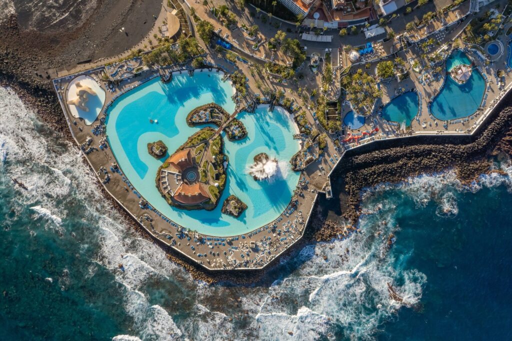 Severdigheter på Tenerife: de 18 beste tingene å se og gjøre 13 Saltvannsbassengene i Lago Martiánez i Puerto de la Cruz